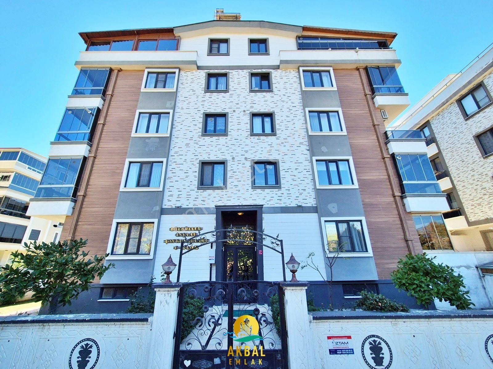 Edremit Altınkum Satılık Daire  ALTINKUMDA GENİŞ 1+1 ÖN CEPHE DEVASA BALKON KAPALI OTOPARKLI YENİ SATILIK DAİRE