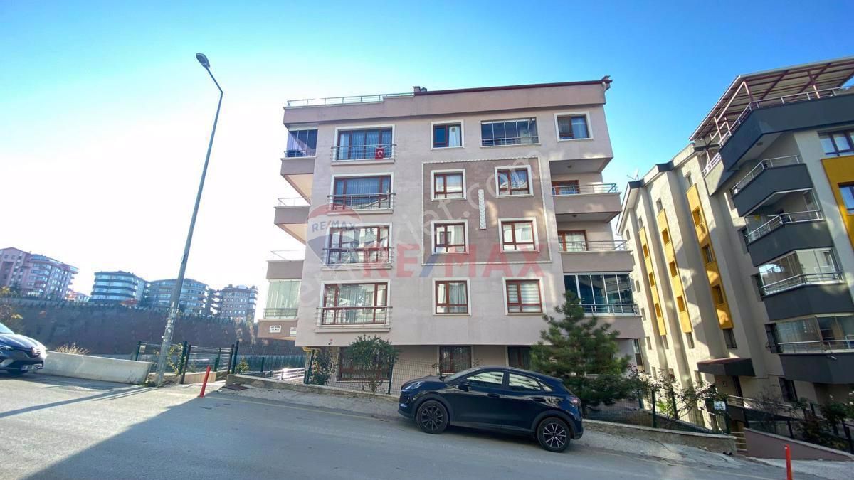 Çankaya Karapınar Satılık Daire KARAPINAR MAHALLESİ VADİ MANZARALI YAŞAM - ŞAHANE ÇATI ARALI DUBLEKS DAİRE