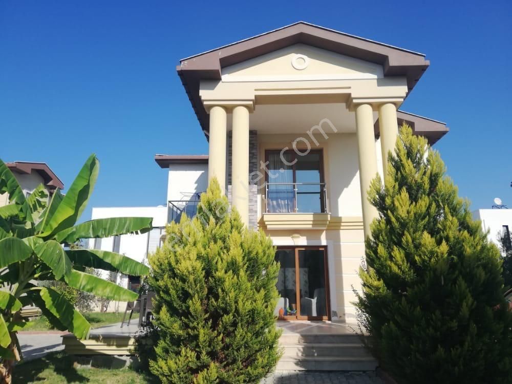 Aydın Kuşadası Deniz Manzaralı Kiralık Villa NEZİH BİR SİTEDE 3+1 BOŞ KİRALIK VİLLA 