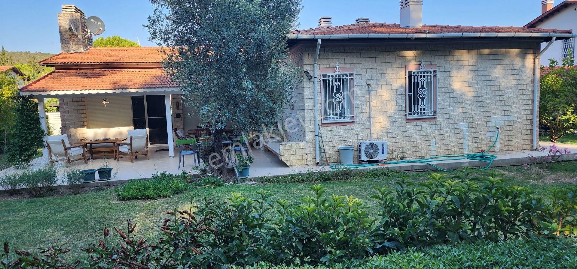 Urla Yağcılar Kiralık Villa  URLA ALTINKÖY DE KİRALIK TEK KATLI, BAHÇELİ 3+1 VİLLA.