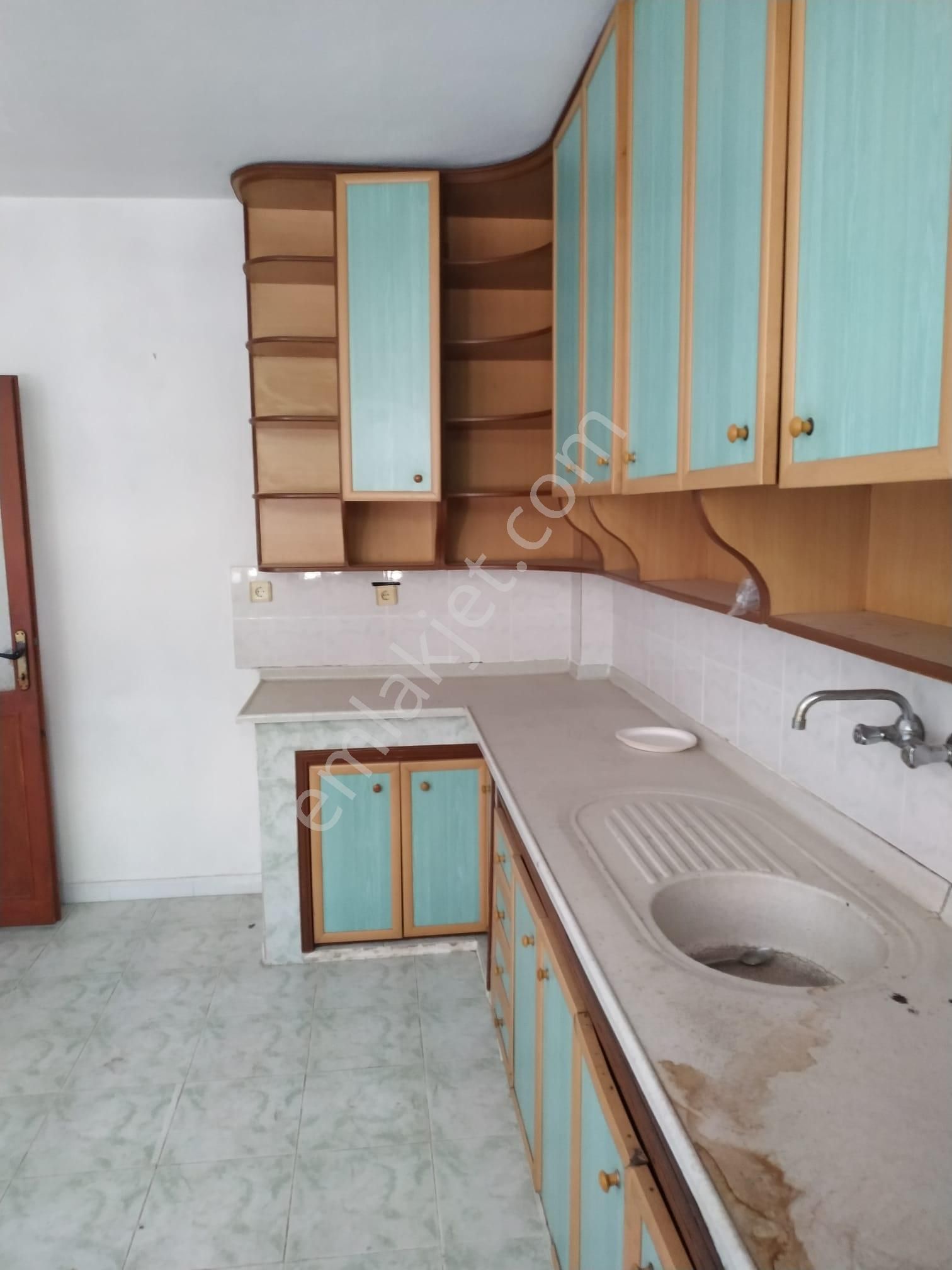 Çukurova Yüzüncüyıl Kiralık Müstakil Ev  100.YILDA,BULVARA YAKIN,2 KATLIMÜSTAKİL EVİN 1.KATI KİRALIK DAİRE