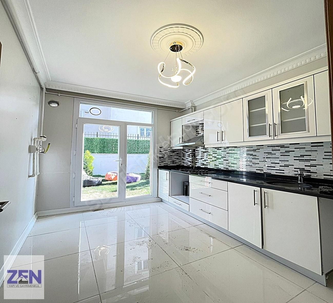 Beylikdüzünde Geniş Bahçeli 2+1 Satılık Düz Giriş Daire - Görsel 8