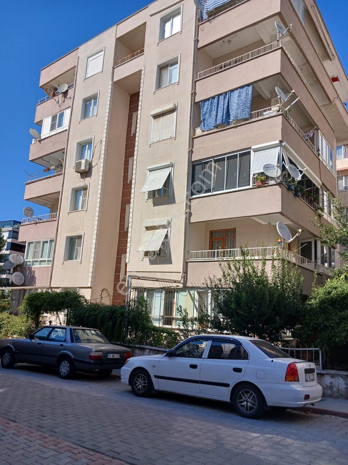 Edremit Soğanyemez Satılık Daire  EDREMİT DE 3+1 ASANSÖRLÜ SATILIK DAİRE