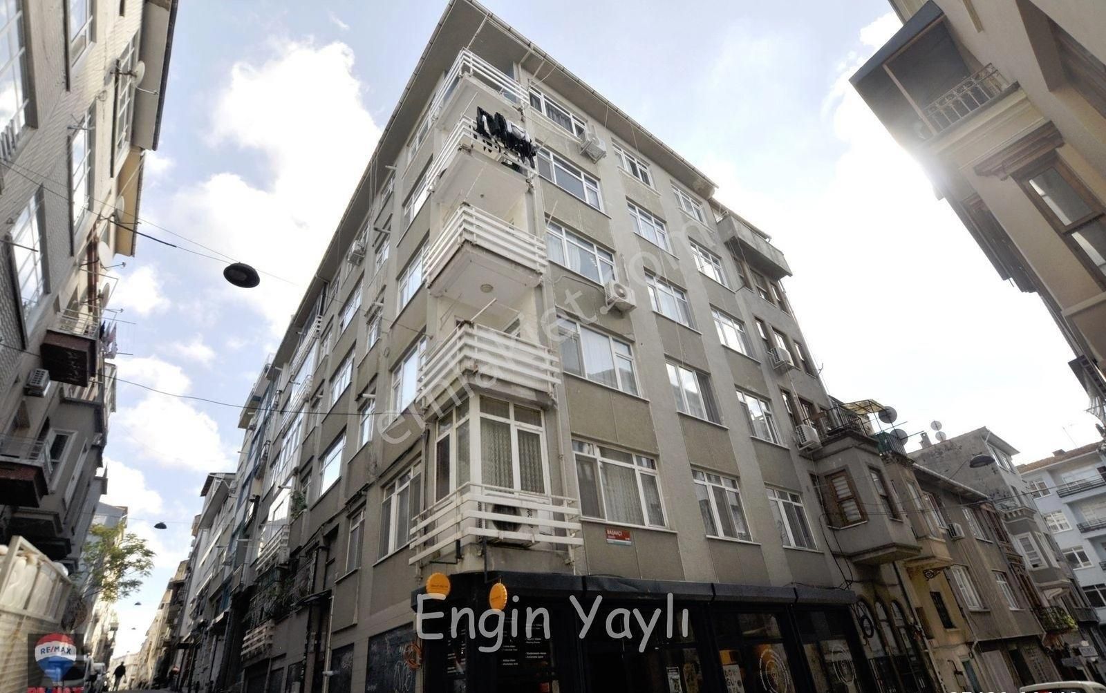 Kadıköy Rasimpaşa Satılık Daire KADIKÖY RASİMPAŞA DA 3+1 ÇOK MERKEZİ KONUMDA MASRAFSIZ FIRSAT DAİRE