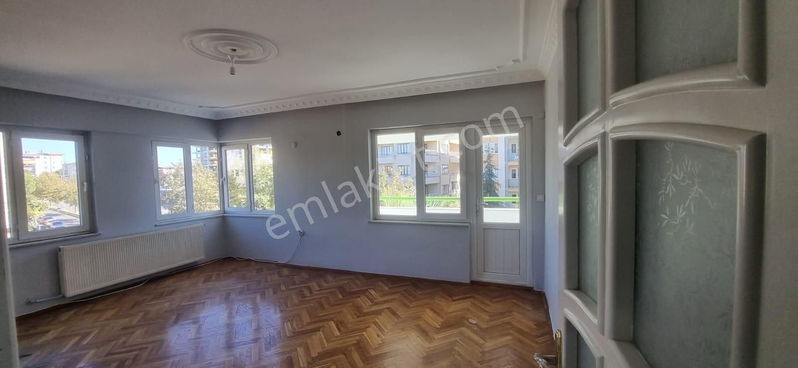 Nazilli Altıntaş Kiralık Daire  Tombul Emlaktan  Zafer Mahallede 3+1 Kiralık Daire