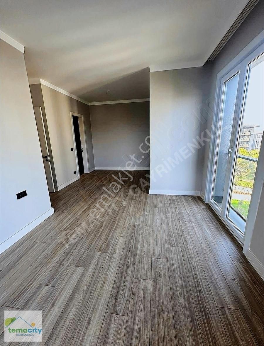 Küçükçekmece Atakent Satılık Daire Tema İstabul da orta peyzaj B blokta 4 oda 1 salon 249 m2