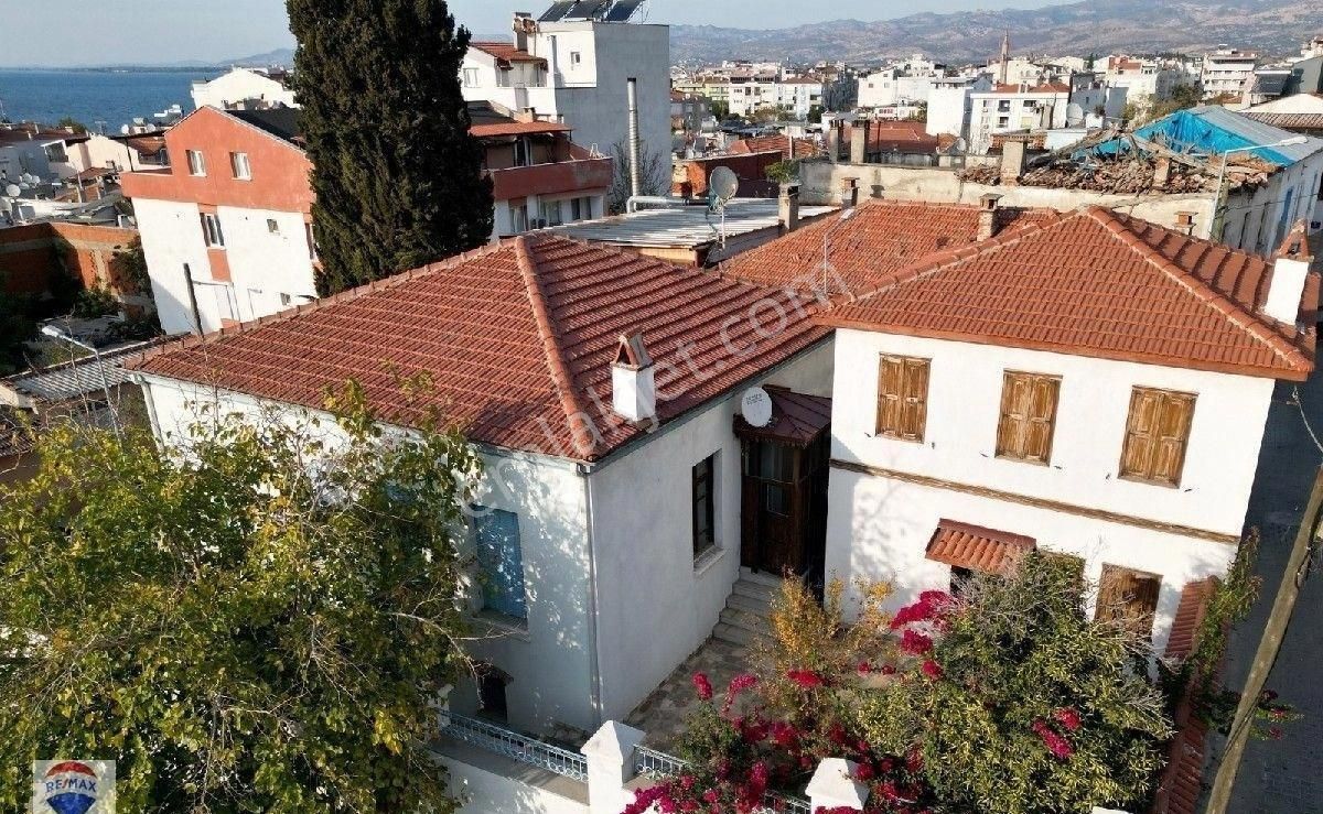 Dikili Salimbey Kiralık Müstakil Ev Dikili Salimbey'de Kiralık Restore Edilmiş 114 Yıllık Dikil'li Tüccar Necati Ergün'ün Evi