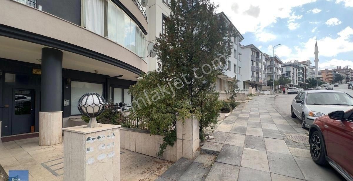 Çankaya Kırkkonaklar Kiralık Daire KIRKKONAKLARDA EŞYALI CADDE ÜZERİ KİRALIK DAİRE