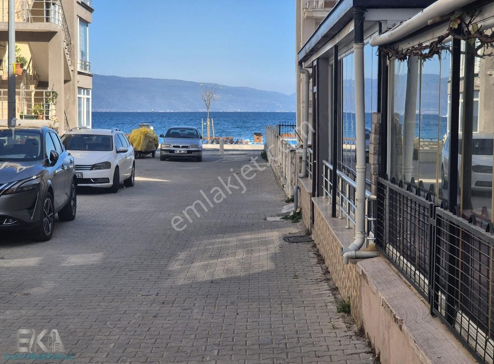 Mudanya Güzelyalı Yalı Satılık Daire MUDANYA GUZELYALI MERKEZ SAHILE YAKIN BAHCE KATI 2+1 SATILIK