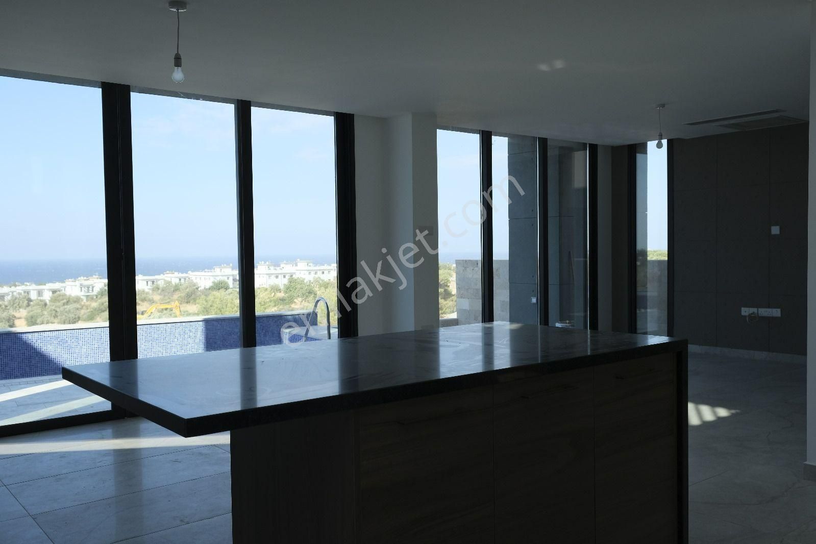 Girne Alsancak'ta Dağ Ve Deniz Manzaralı Lüx Satılık Yenı 4+1 Villa !! - Görsel 7