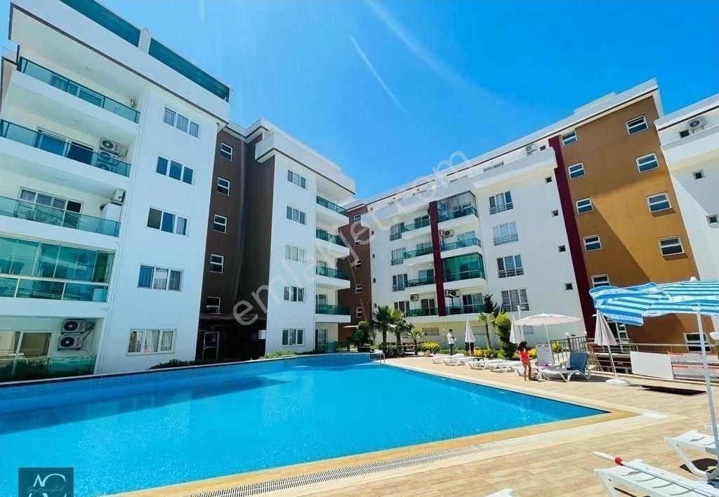 Kuşadası Değirmendere Satılık Residence MANZARA-GUVENLIK-ACIK/KAPALI HAVUZ-FITNESS-OTOPARK-MERKEZI SISTEM-LÜX-150 M2