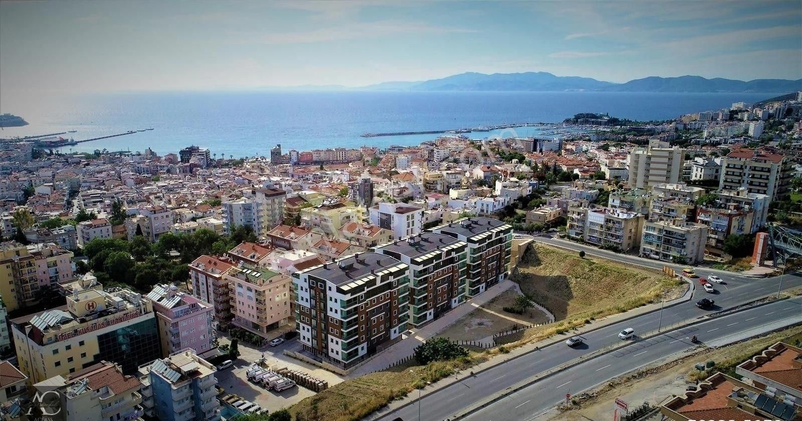 Kuşadası Türkmen Satılık Residence ŞEHRIN MERKEZINDE-SAHILE YAKIN-HAVUZ/GUVENLIK/KAPALI OTOPARK/YERDEN ISITMA-165 M2-LÜX