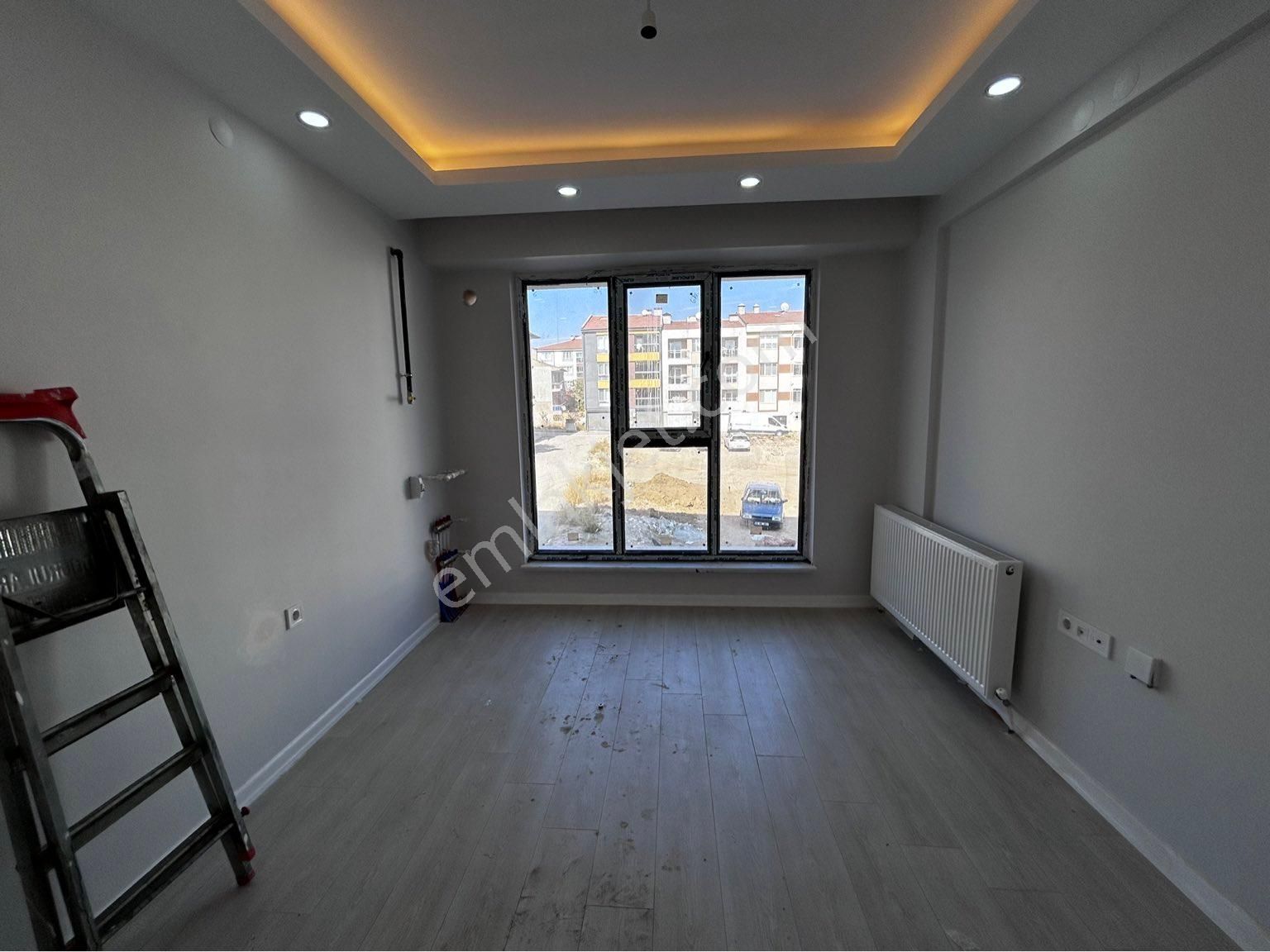 Tepebaşı Çamlıca Satılık Daire  EŞREF EMLAK :) FIRSAT ÖNÜ AÇIK TRAMVAY YANI 2+0-45 M²