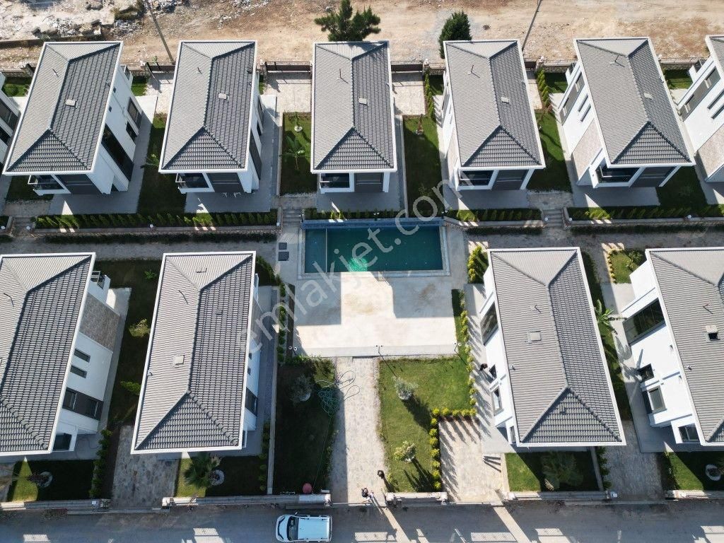 Didimde Plaja 800 Mt Mesafede Havuzlu Sitede Satılık Müstakil Villalar - Görsel 2