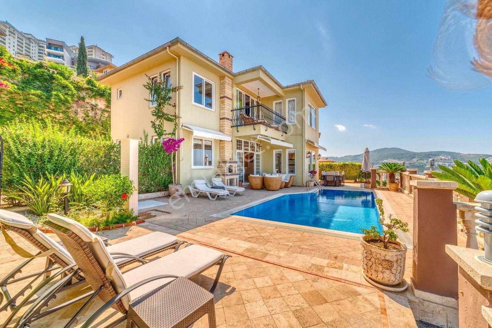 Alanya Kargıcak Satılık Villa FORSALE 3+1 LUXURY VILLA PRIVATE POOL ALANYA GOLD CITY HOTEL