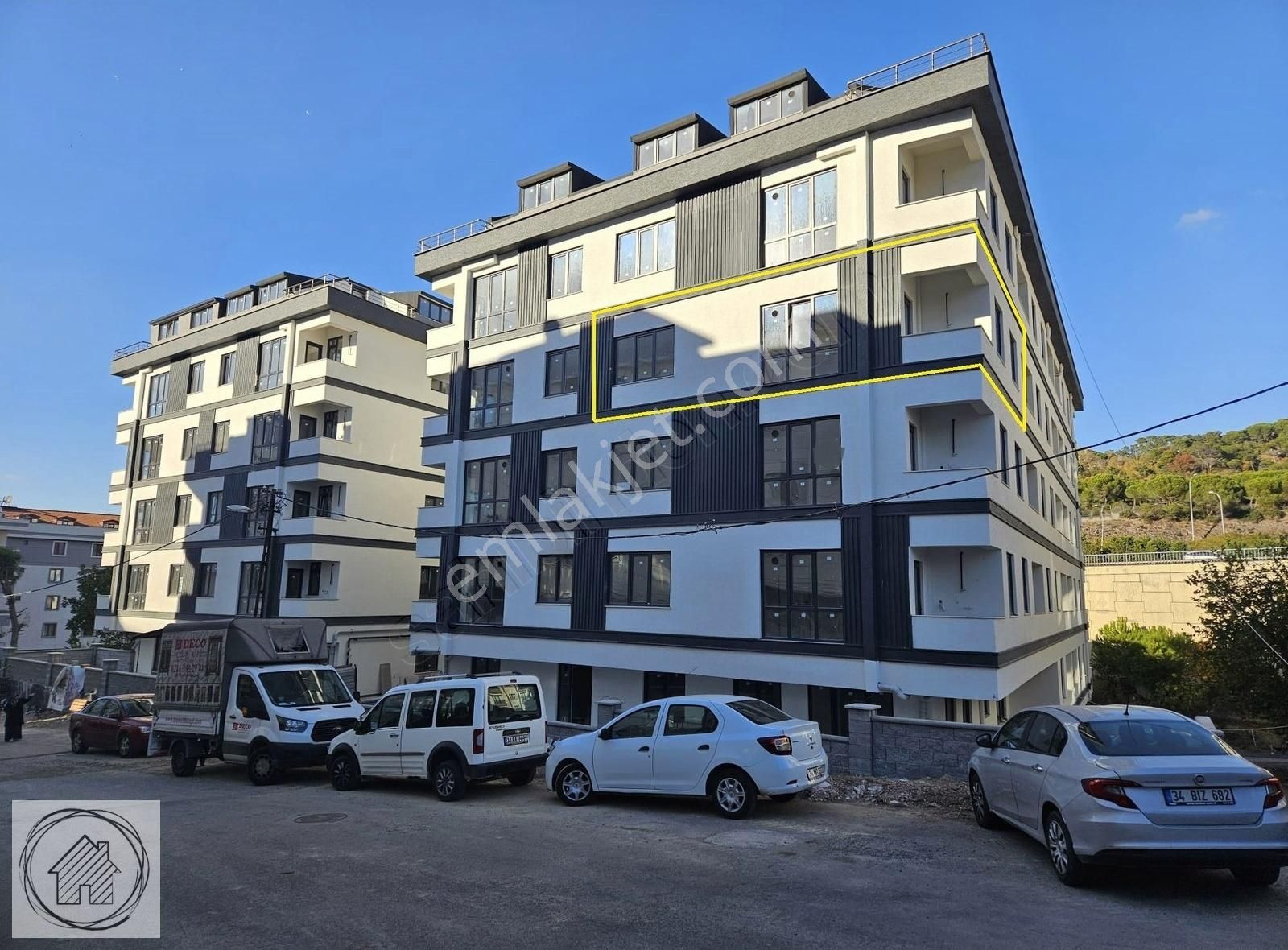 Maltepe Girne Satılık Daire Mavi Ev | Kapanmaz Manzaralı Güneş Alan Ön Cephe 2+1 Daire