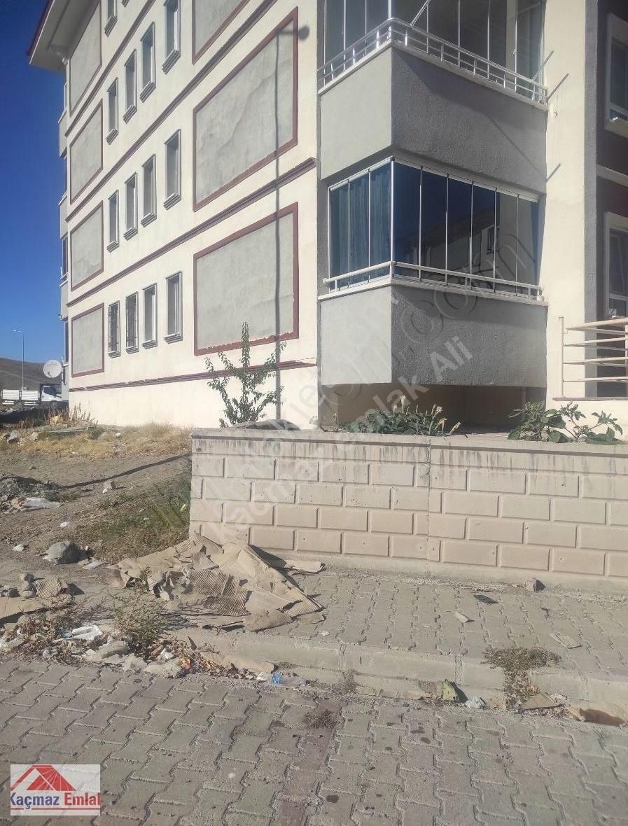 Yeşilhisar Yavuz Selim Satılık Daire KAÇMAZ EMLAKTAN YEŞİLHİSAR 2. ETAP TOKİDE SATILIK 2+1 DAİRE