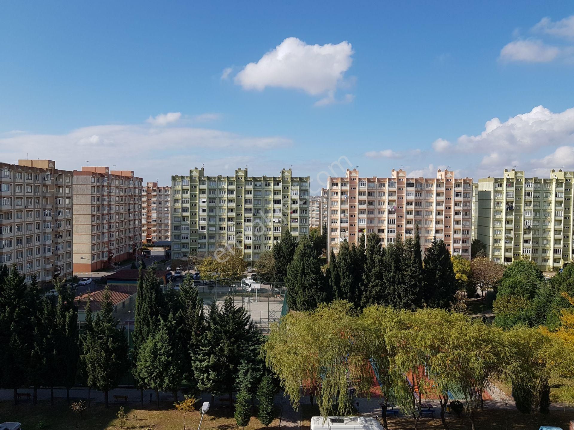 Beylikdüzü Kavaklı Satılık Daire İhlas Marmara Evleri 2 Kısım 1 Adada 80 m2. SATILIK 2+1 D/B Cepheli Normal Kat BOŞ Daire