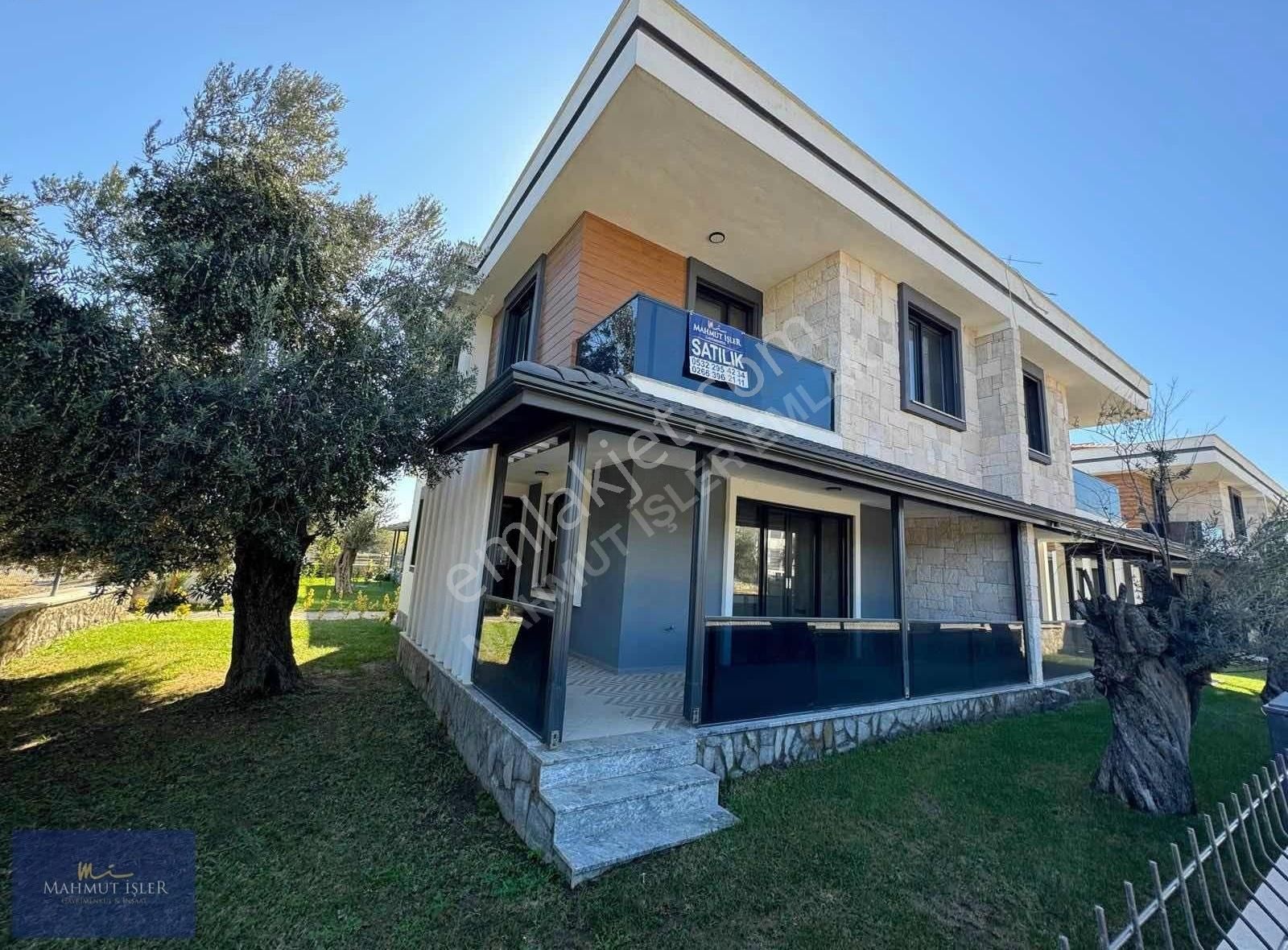 Edremit Güre Satılık Villa GÜRE'DE DENİZ TARAFINDA HAVUZLU 3+1 KÖŞE VİLLA