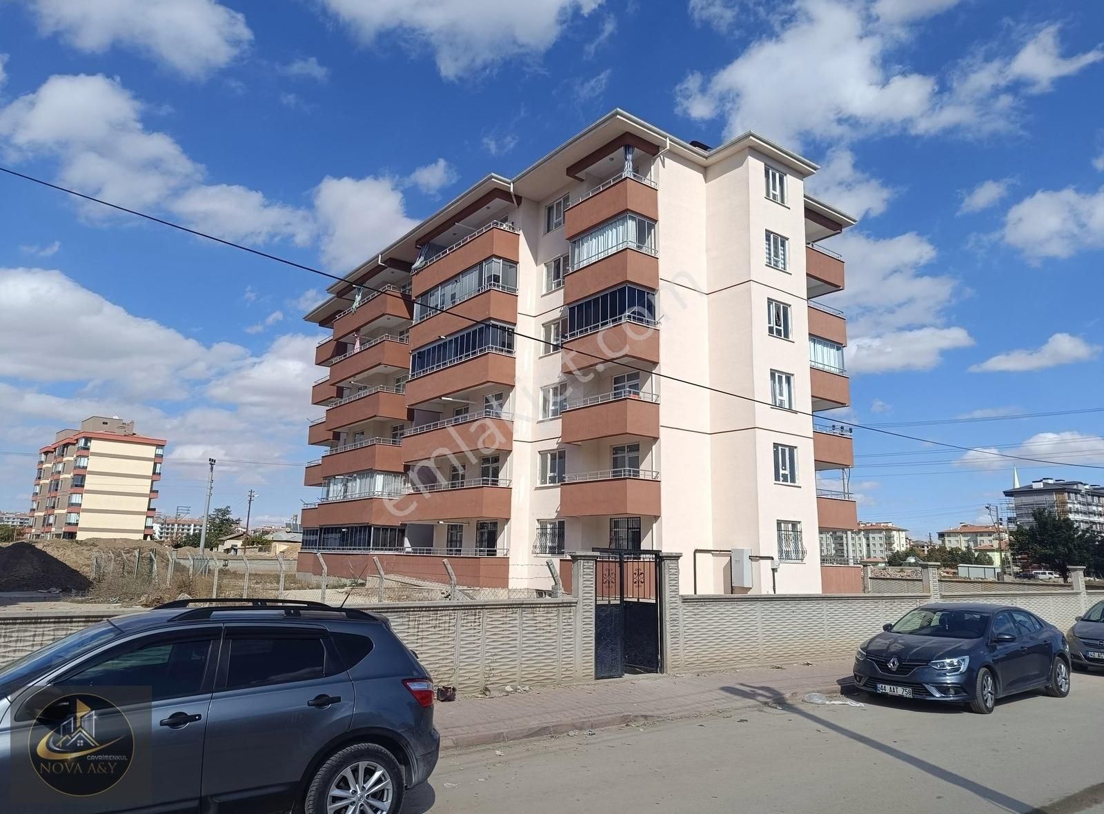 Karatay Emirgazi Satılık Daire NOVA A&Y DEN KARATAY FETİH CADDESİ SATILIK 3+1 DAİRE