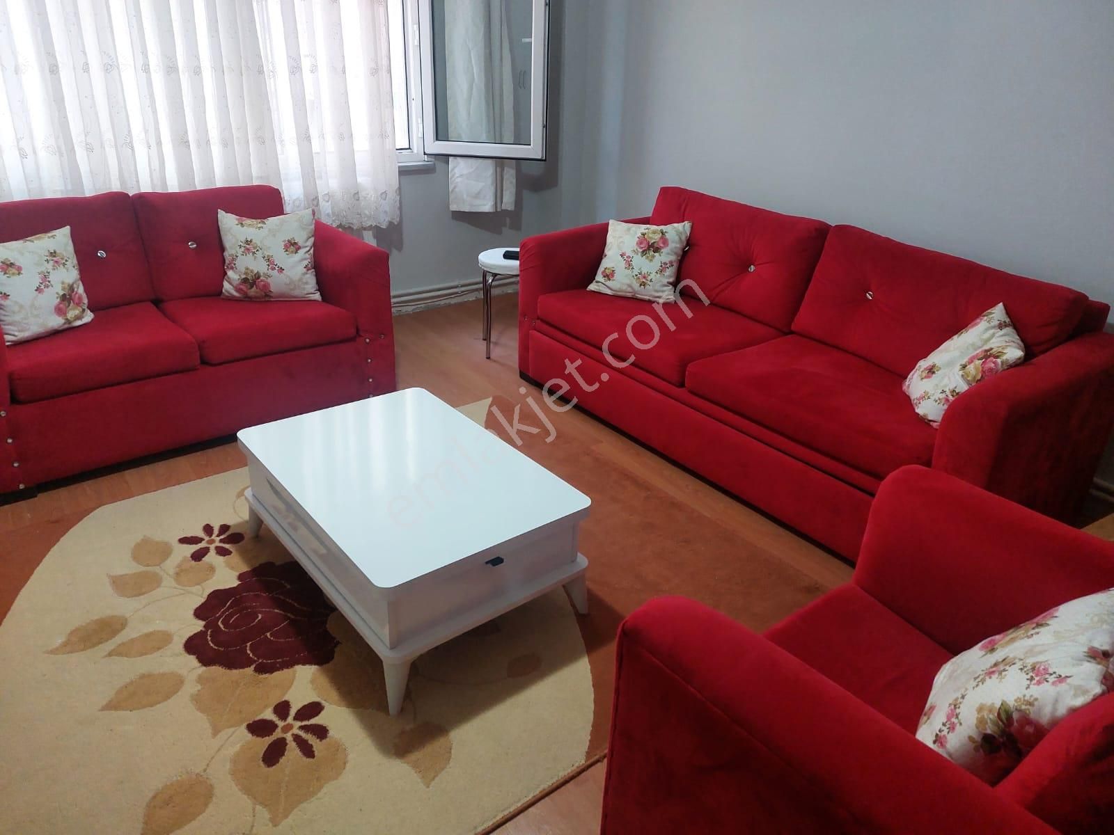 Sarıyer Kireçburnu Kiralık Daire  TARABYAÜSTÜ ÖMÜRTEPE MERKEZDE YENİLENMİŞ 1+1 KİRALIK GİRİŞ KATI