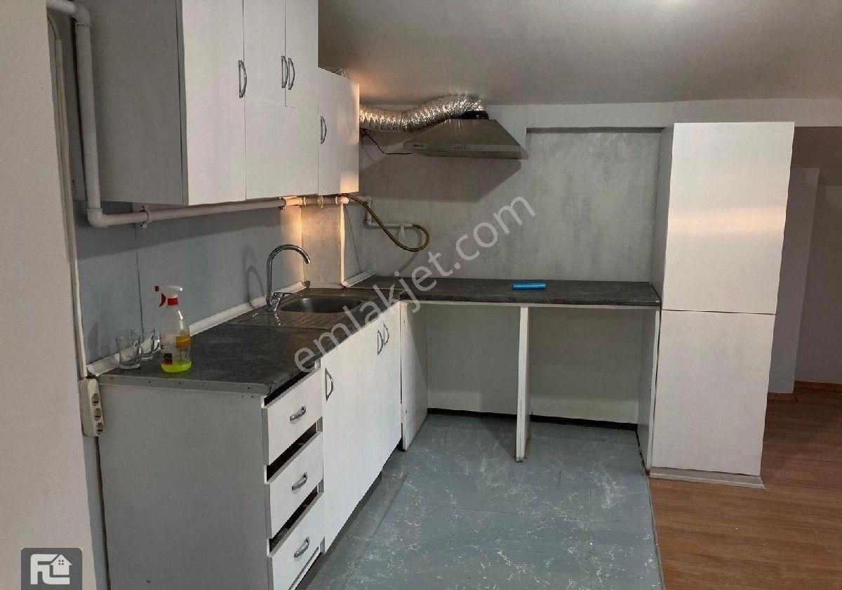 Ataşehir Örnek Kiralık Daire FL EMLAKTAN ÖRNEK METRO E5 YAKINI 1+1 GENİŞ ÇATI KAT