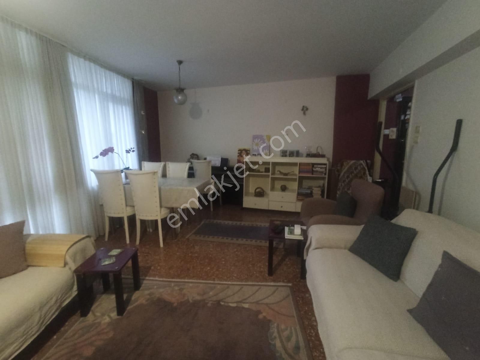 Konak Göztepe Satılık Daire AMERİKAN KOLEJ YANI BAHÇELİ BALKONLU 3+1.105.M2 DAİRE