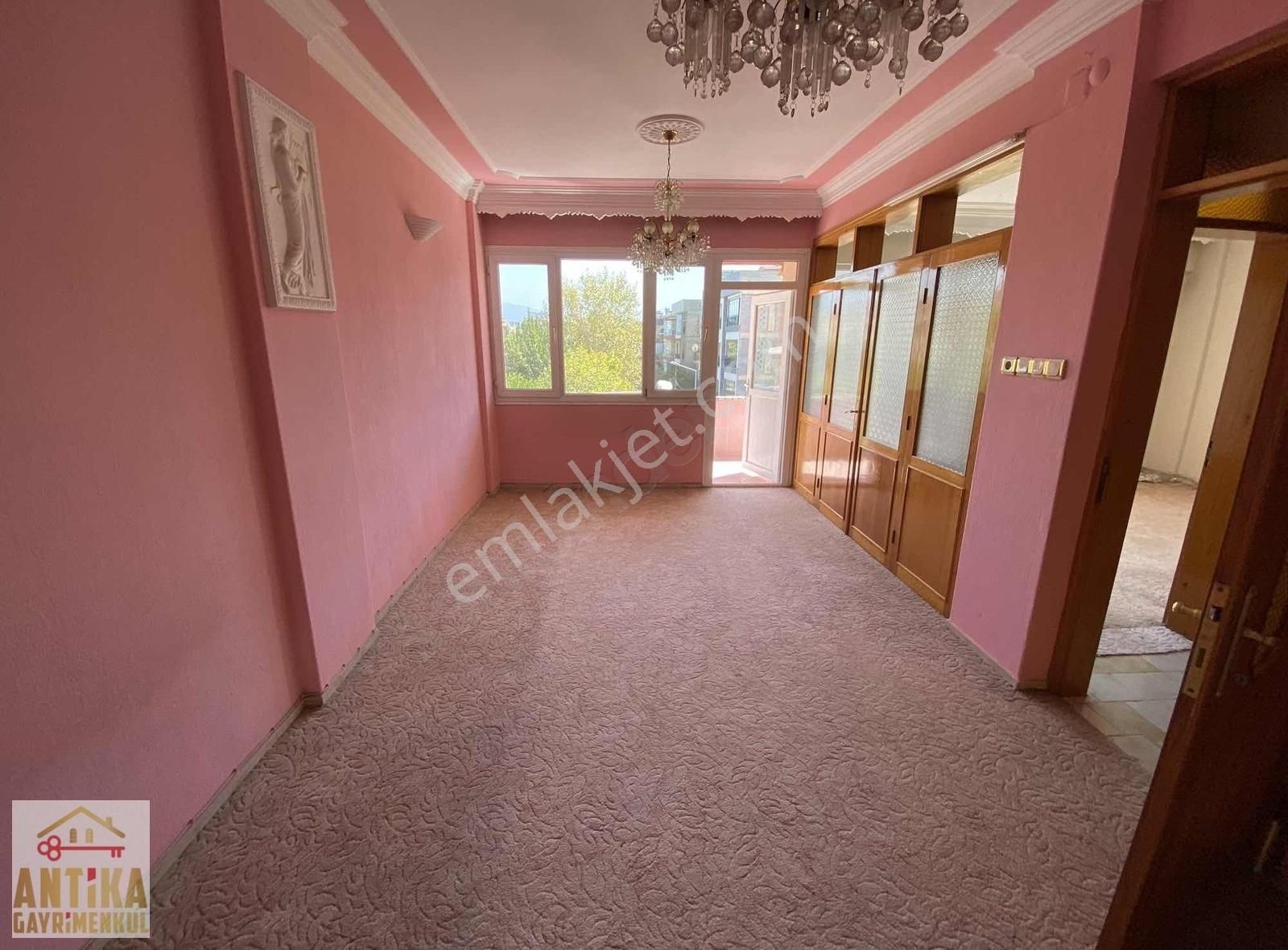 Ödemiş Cumhuriyet Kiralık Daire ANTİKA GAYRİMENKULDEN CUMHURİYET MAH. KİRALIK 3+1 GENİŞ DAİRE