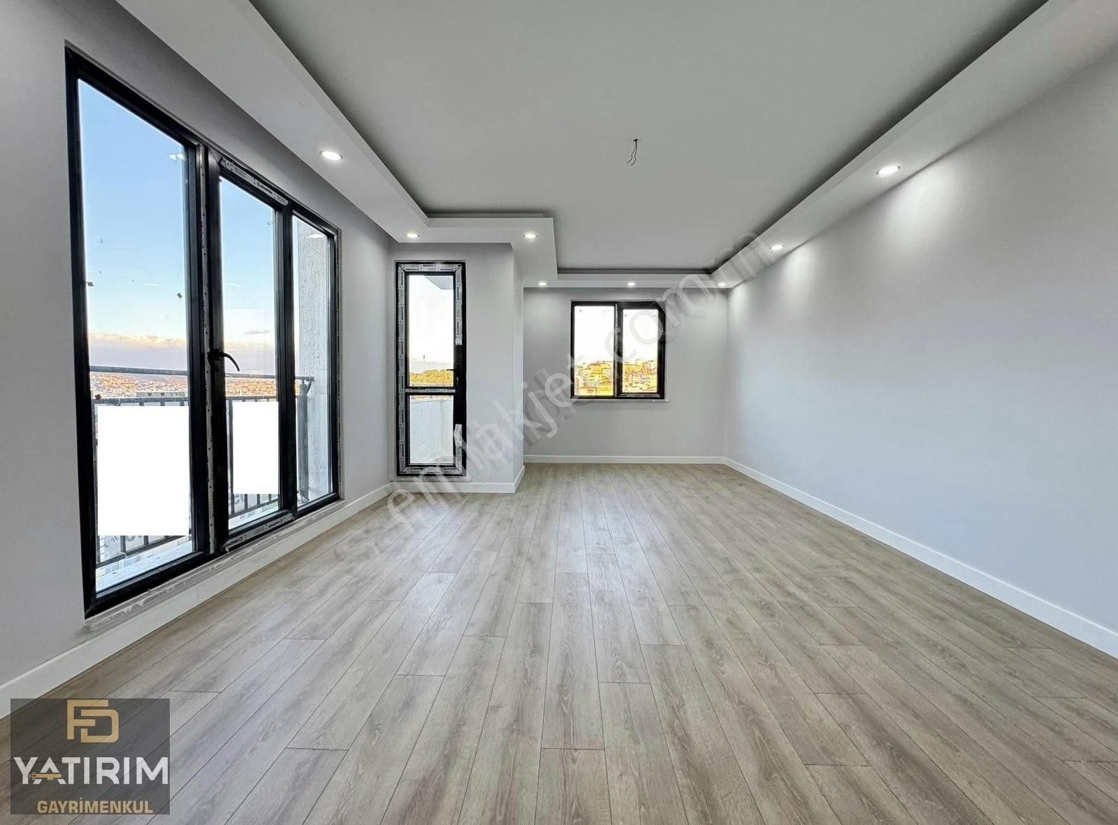 Darıca Bağlarbaşı Satılık Daire TUZLA CAD YAKINI ASANSÖRLÜ K.OTOPARKLI 4+1 235M² ÇATI DUBLEKS