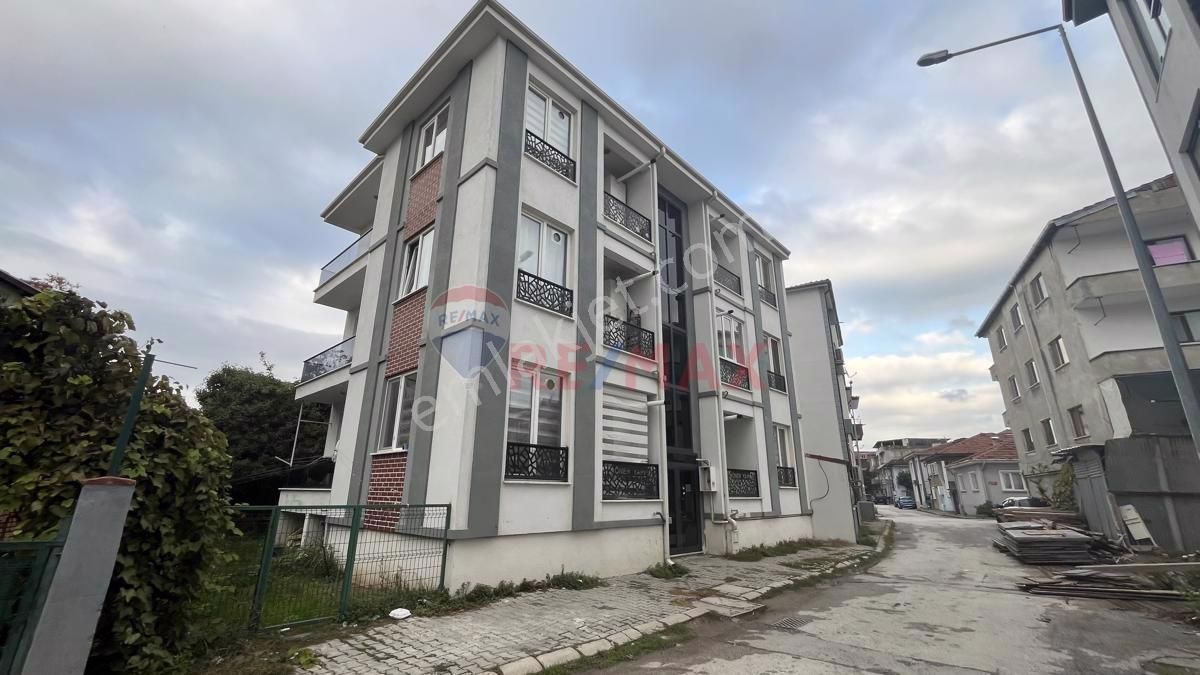 Adapazarı Mithatpaşa Satılık Daire REMAX MAVİDEN DONATIMDA 1+1 56 M2 BALKONLU EŞYALI YÜKSEK GİRİŞ Favorilerime Ekle Yazdır