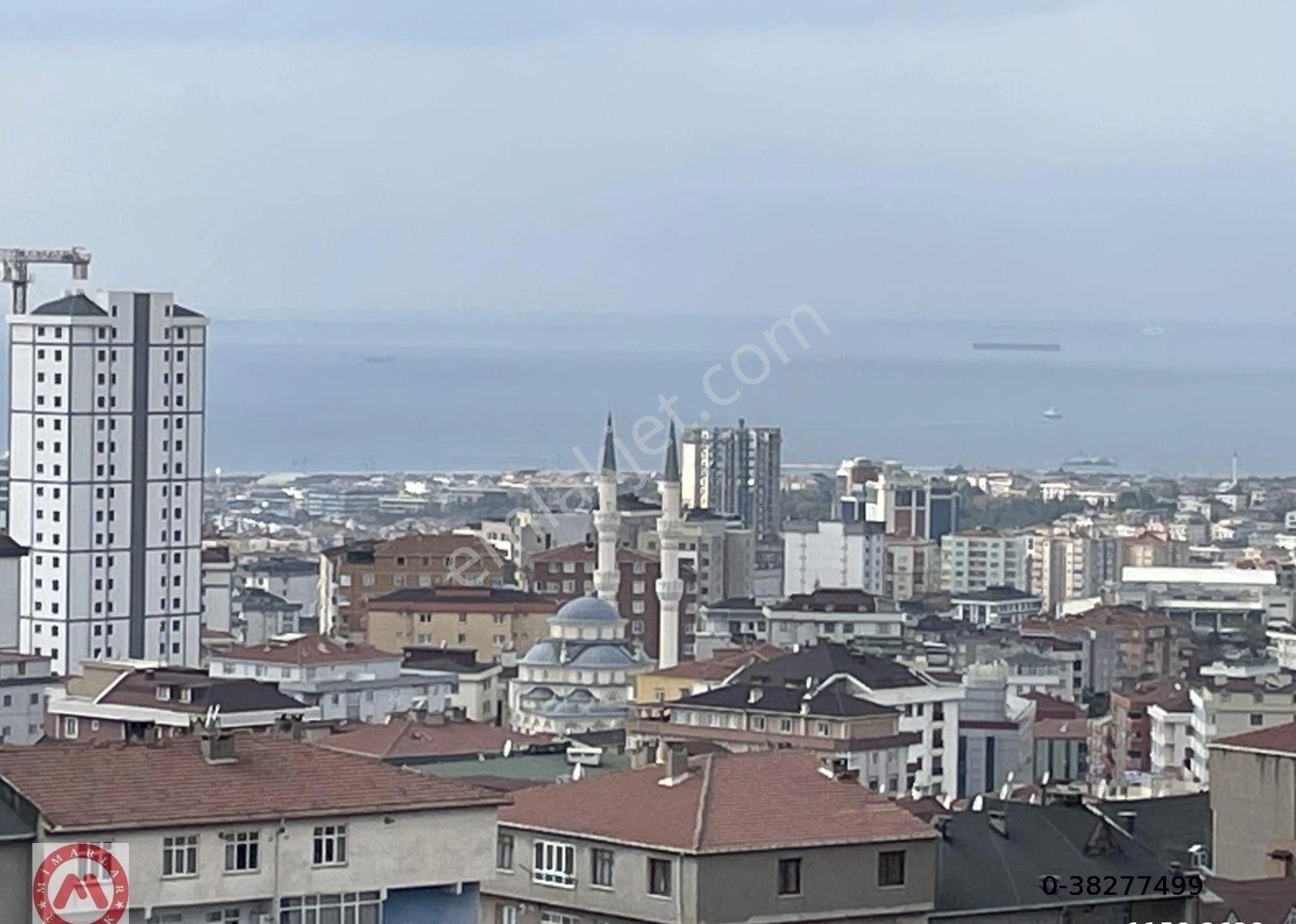 Maltepe Zümrütevler Satılık Daire maltepe marmaroom sitesinde önü açık şehir ve kısmi deniz manzaralı 1+1