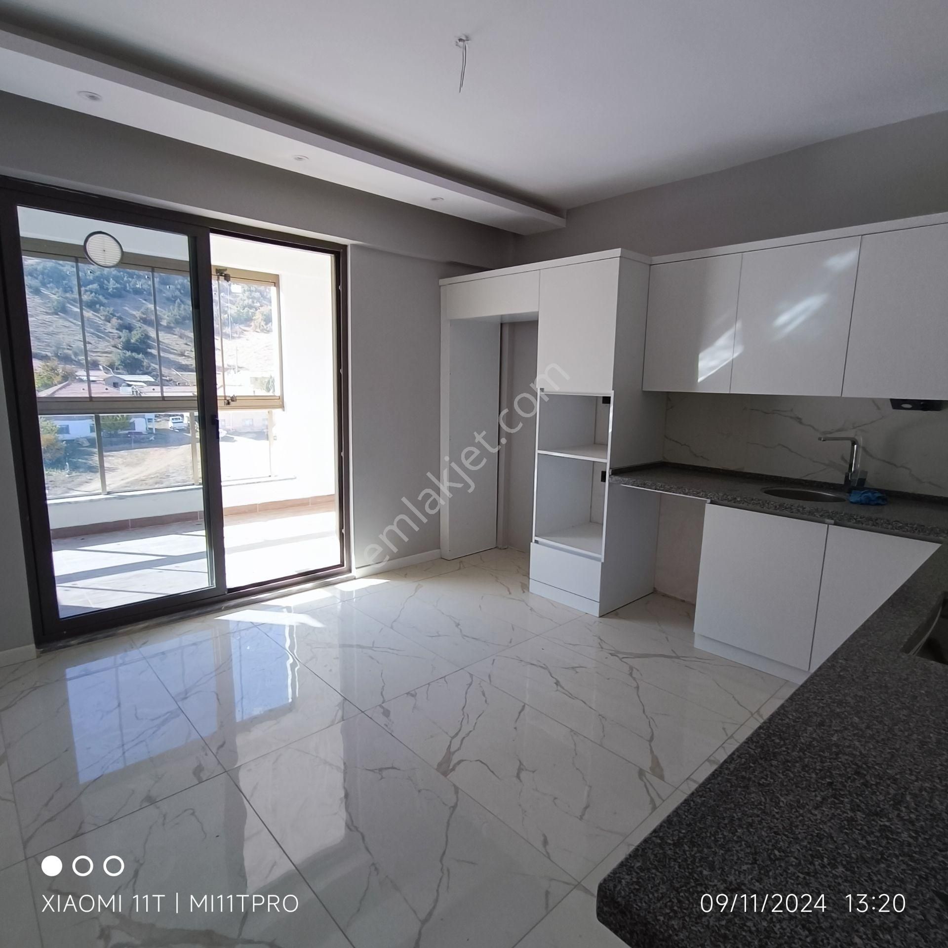 Akşehir Yarenler Kiralık Daire  ELİT  EMLAK'TAN  KİRALIK 3+1 YENİ BİNA