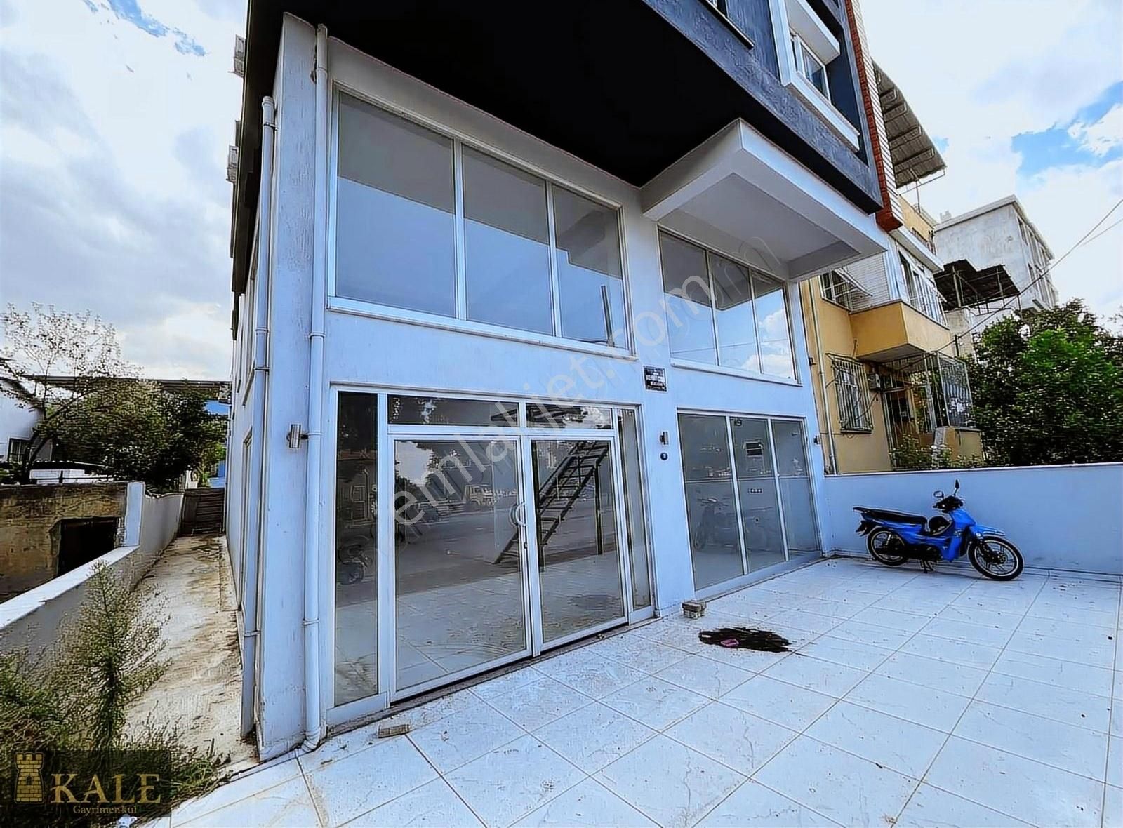 Tire İhsaniye Kiralık Dükkan & Mağaza Kale'den Sanayii ile Yeni Garaj arasındaki Cadde'de Kupon Dükkan