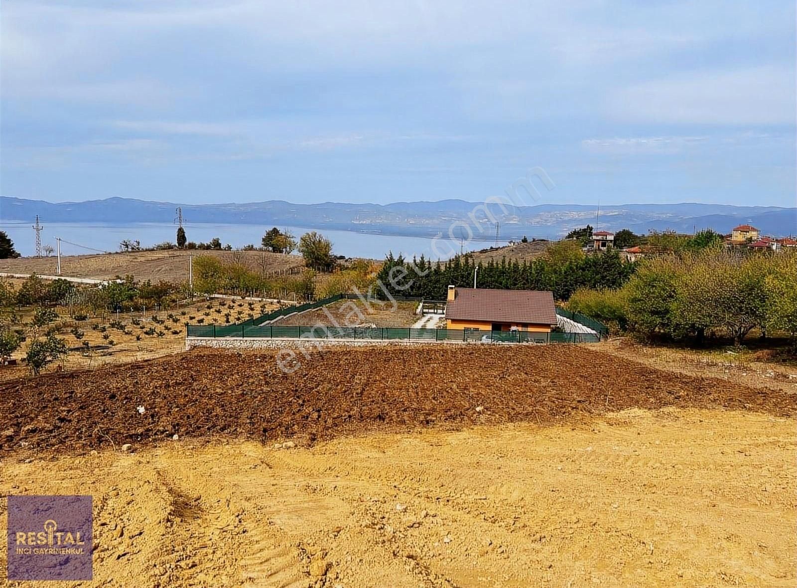 İznik Derbent Satılık Villa İmarlı İZNİK DERBENT'TE VİLLA İMARLI GÖL MANZARALI ARSA