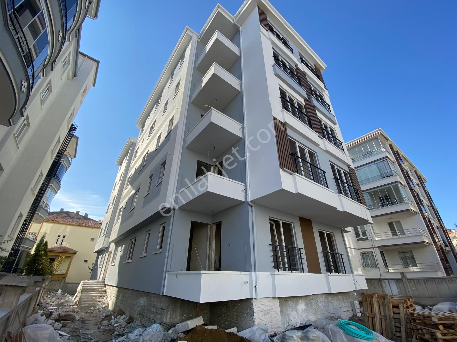 Aksaray Merkez Ereğlikapı Satılık Daire  EREĞLİKAPI MH SATILIK 2+1 SATILIK ARA KAT GÜNEY CEPHE DAİRE