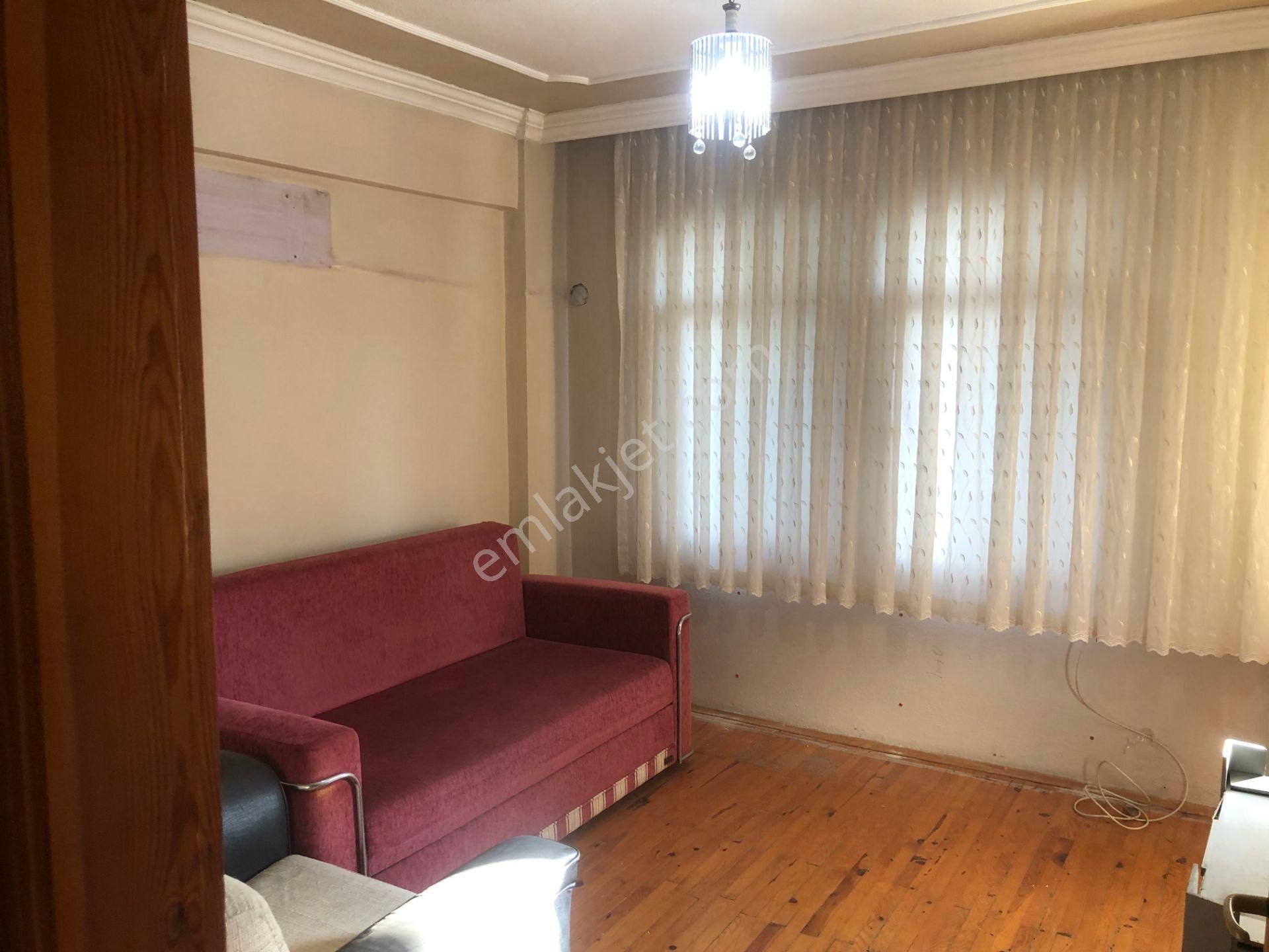 Salihli Yılmaz Satılık Daire  SALİHLİDE SATILIK DAİRE 3215