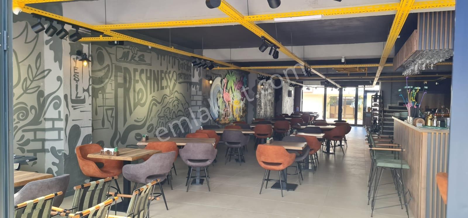 Edremit Akçay Devren Kafe & Bar AKÇAY MERKEZDE KAÇIRILMAYACAK MEKAN