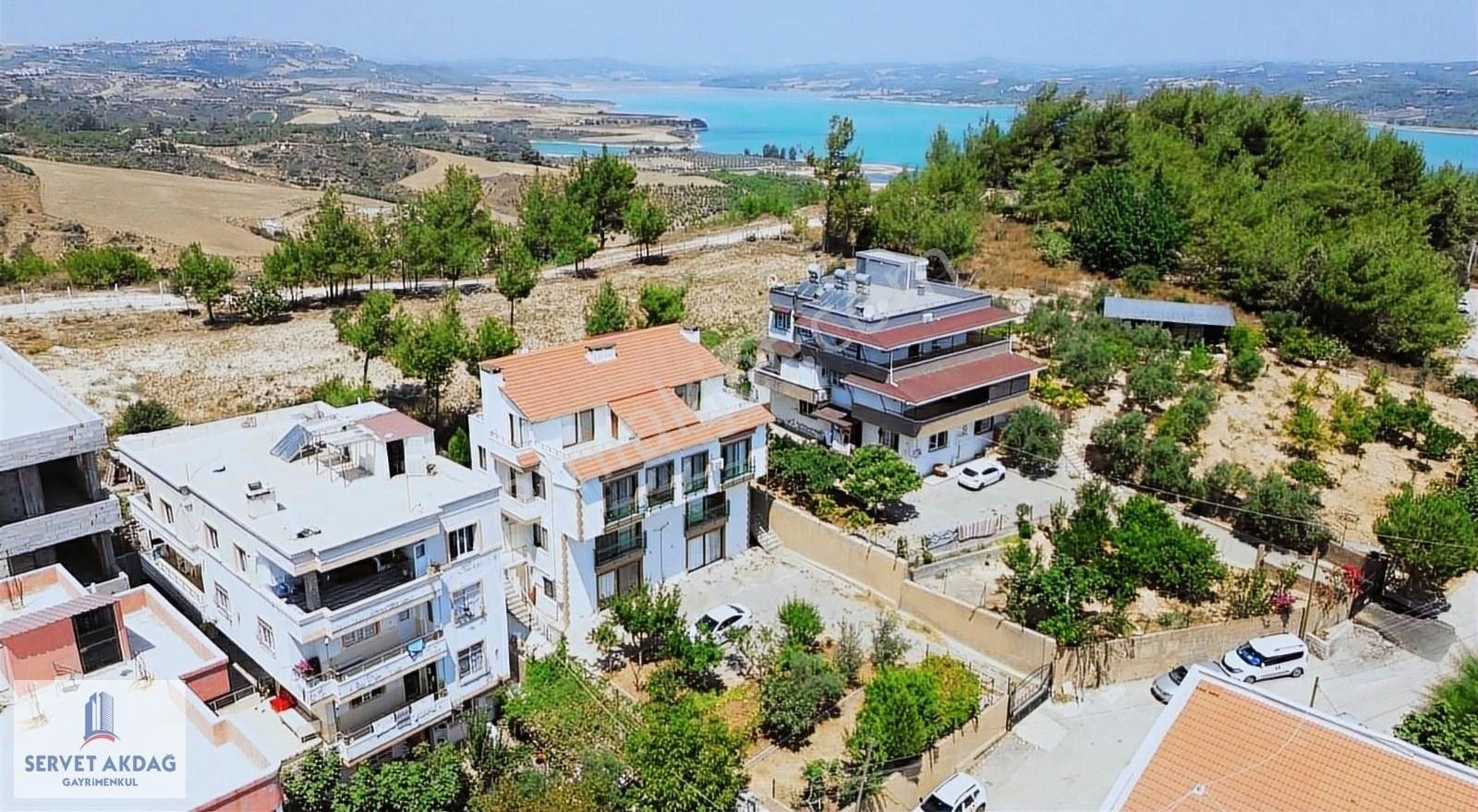 Çukurova Kurttepe Satılık Villa Çukurova Kurttepe Mahallesinde Göl Manzaralı Satılık 5+2 Fourlex İkiz Villa