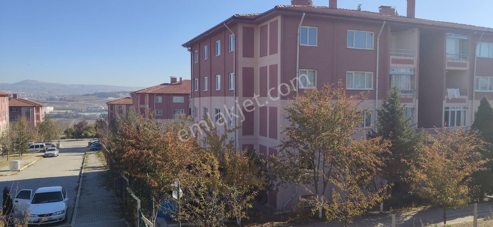 Çorum Merkez Ak Kent Kiralık Daire 3+1 en geniş bloklarda İÇİ YENİ YAPİLDİ