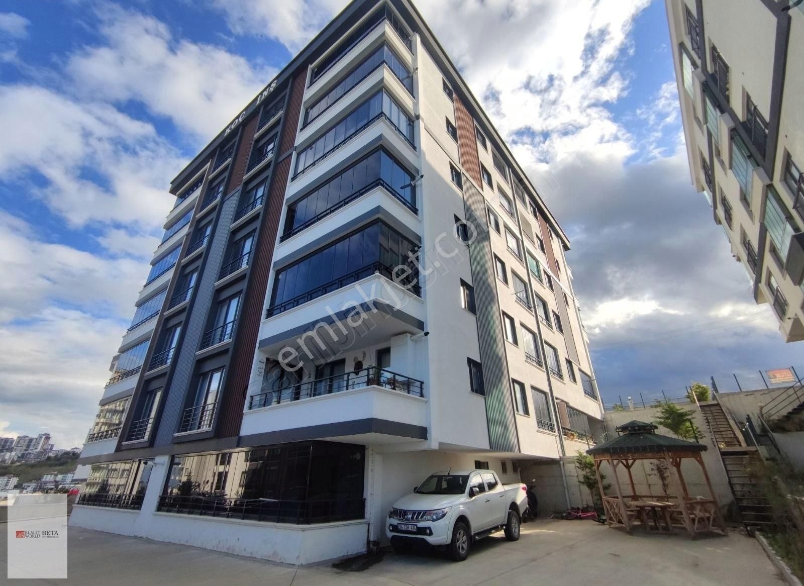 Atakum İstiklal Kiralık Daire İSTİKLAL'DE ÇOK GENİŞ BALKONLU SIFIR 2+1 ZEMİN KAT KİRALIK DAİRE