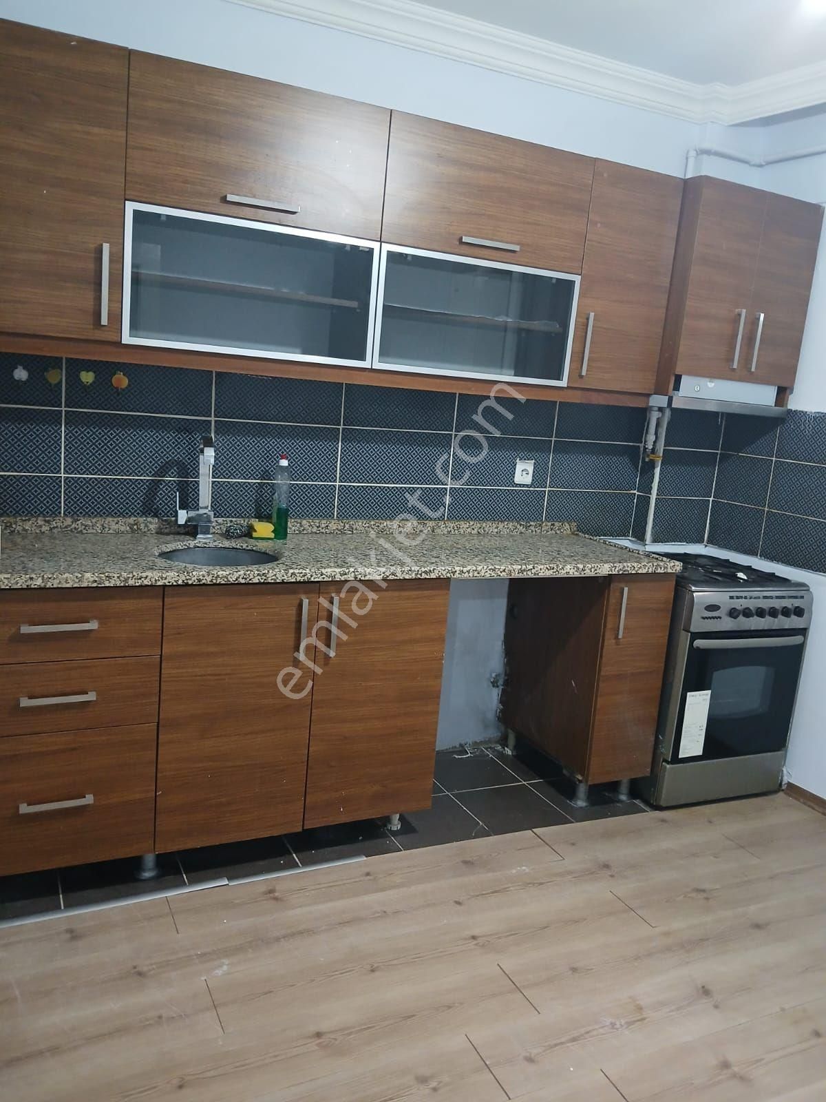 Küçükçekmece Halkalı Merkez Kiralık Daire kiralık 2+1 bahçe kat