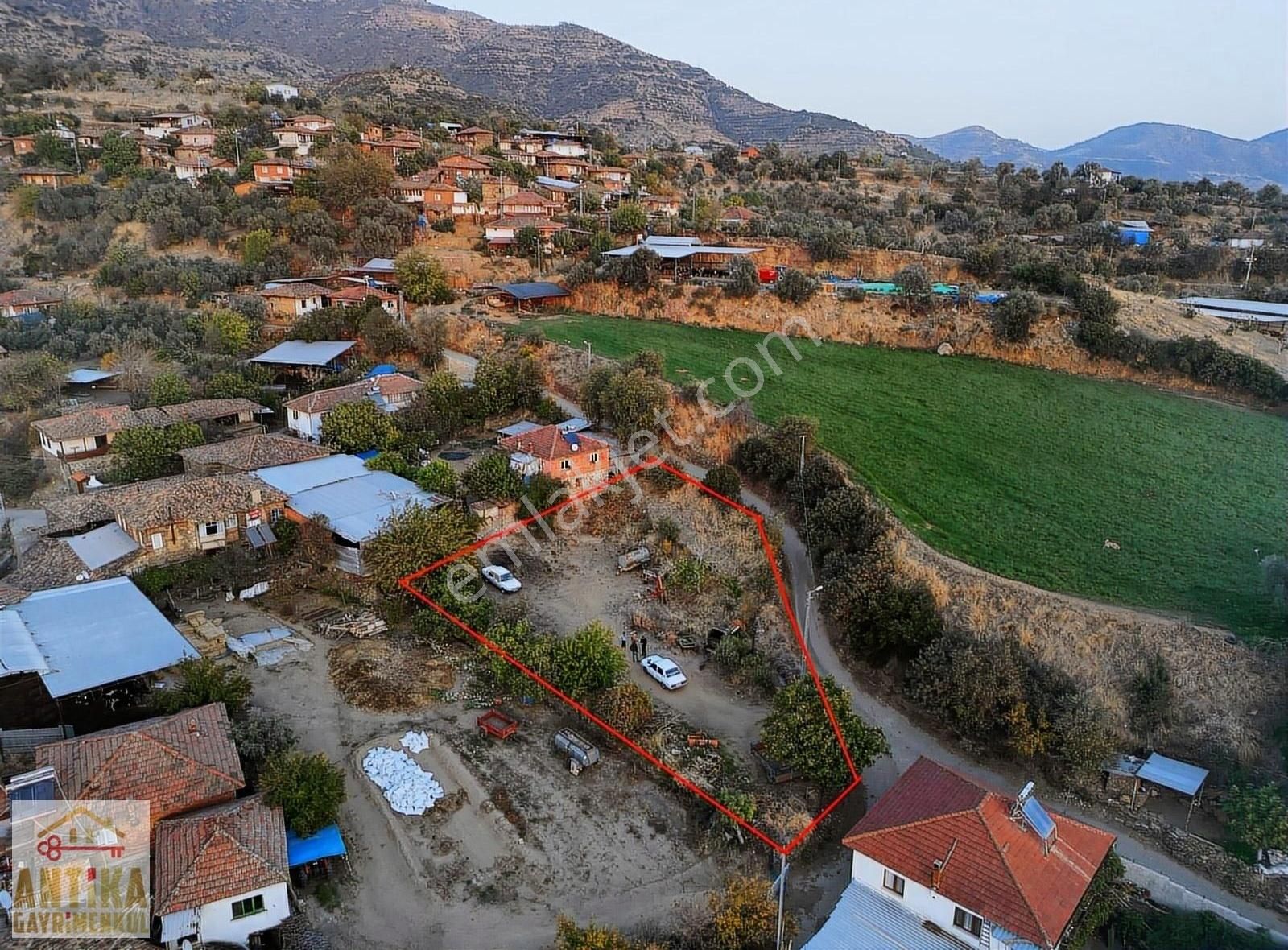 Ödemiş Üçkonak Satılık Tarla ANTİKA GAYRİMENKUL'DEN ÜÇKONAK MAHALLESİ'DE SATILIK ARSA