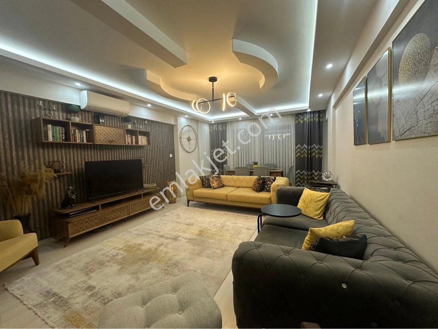 Nazilli Zafer Satılık Daire MUHTEŞEMMMM ZAFER MEVKİİ OKULLAR BÖLGESİNDE 180 M2 DAIRE