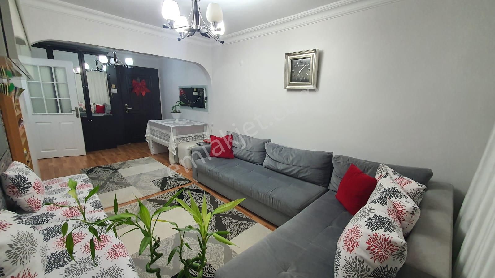 Üsküdar Selami Ali Kiralık Daire AKAL EMLAKTAN FISTIKAGACINDA 2+1 KİRALIK DAİRE