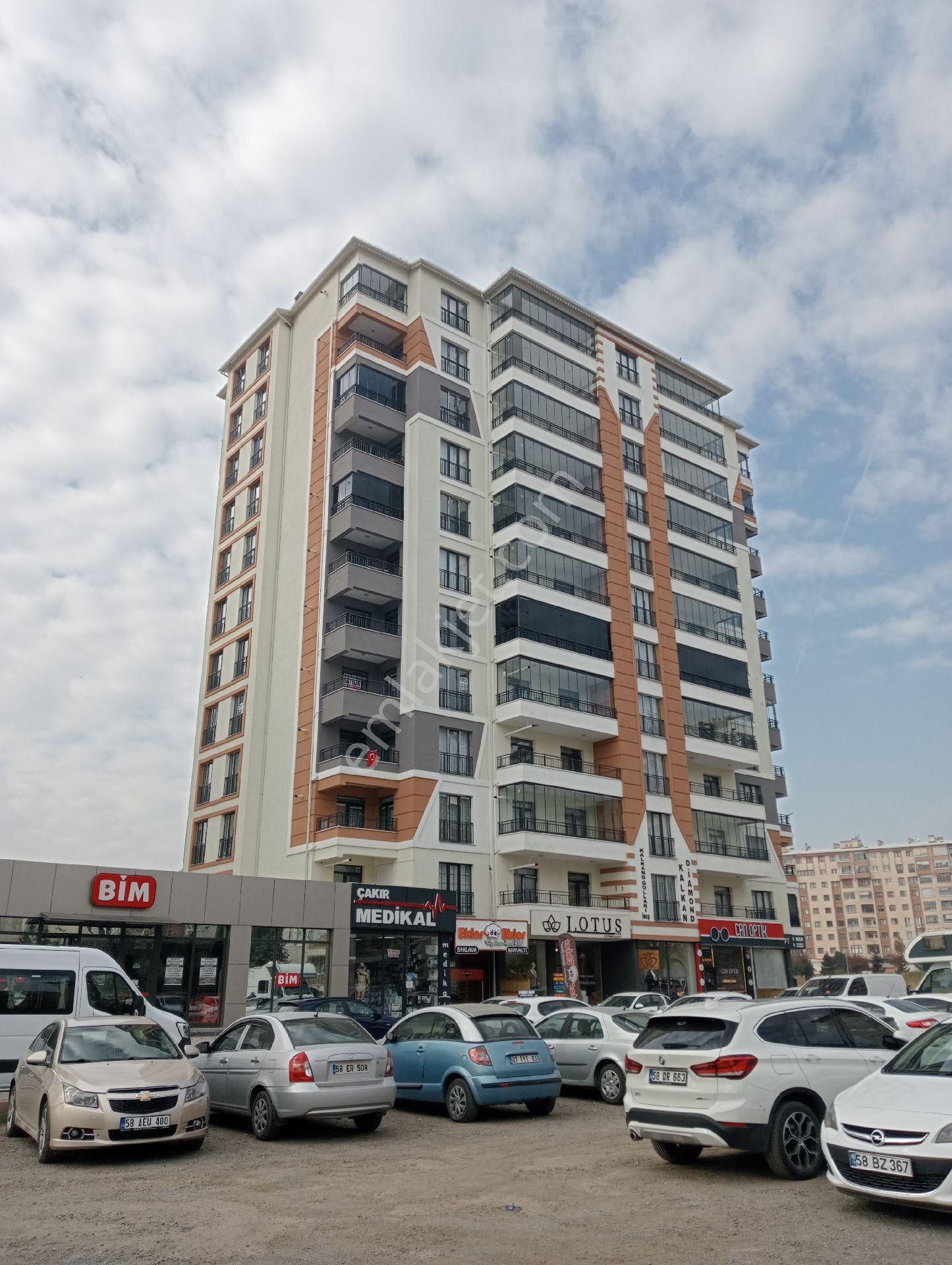 Sivas Merkez Kızılırmak Satılık Daire MEDİCANA HASTANESİ ARKADINDA SATILIK DAİRE 