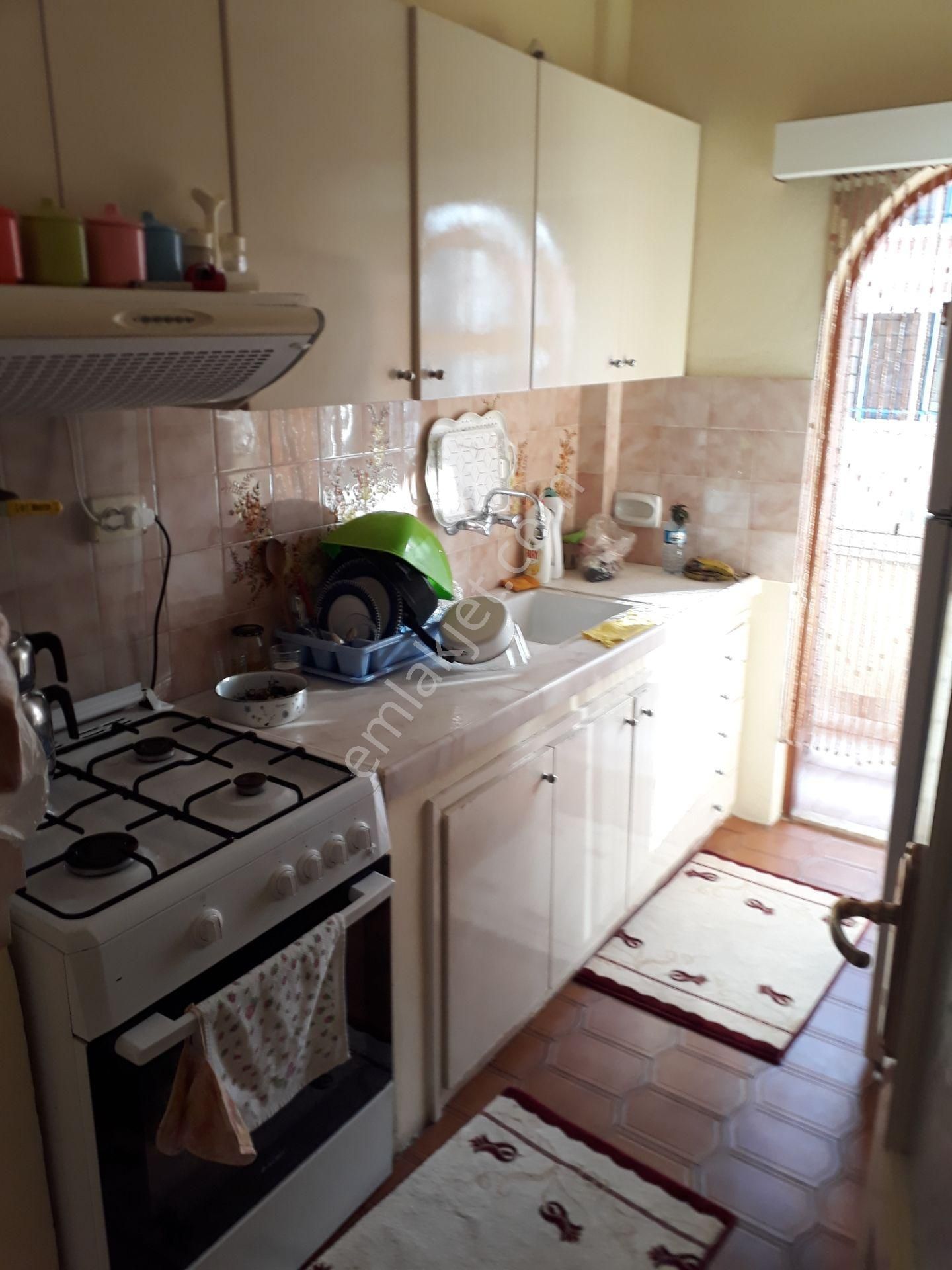 Mudanya Güzelyalı Yalı Kiralık Daire  suzan emlaktan  güzelyalı yalı mah arakat 2+1 temız ful eşyalı  daire