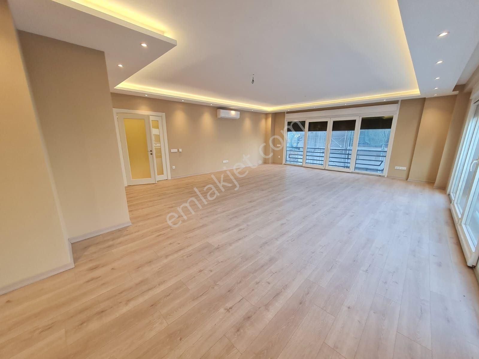 Kadıköy Fenerbahçe Satılık Daire Kalamış Wyndham Otel Sırasında 4+1 240 m2 Sıfır Daire