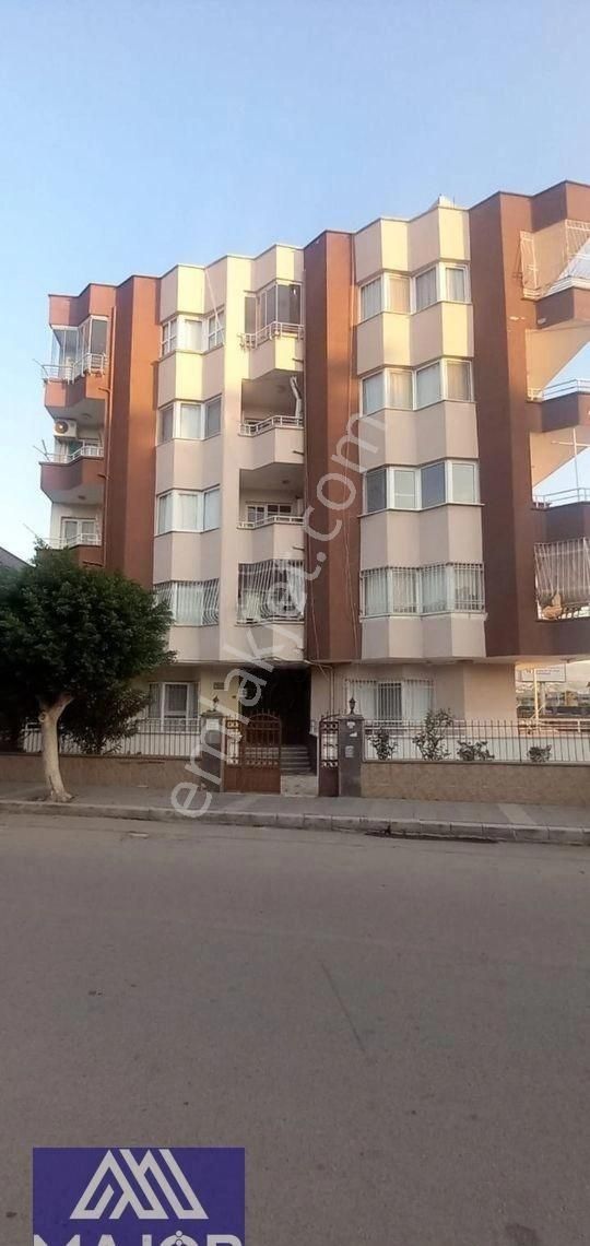 İskenderun Pirireis Kiralık Daire MAJÖR GAYRİMENKUL'den PİRİ REİS MAH. DOĞALGAZ'lı 3+1 ARA KAT KİRALIK DAİRE.