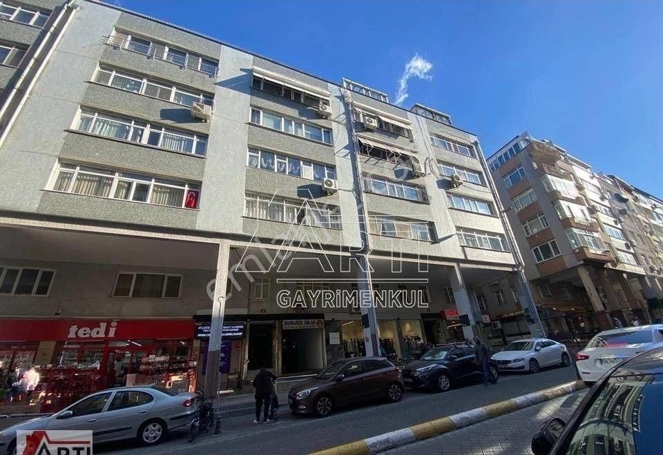 Kadıköy Caferağa Satılık Dükkan & Mağaza Kadıköy Modada Kefeli Pasajında Satılık Dükkan