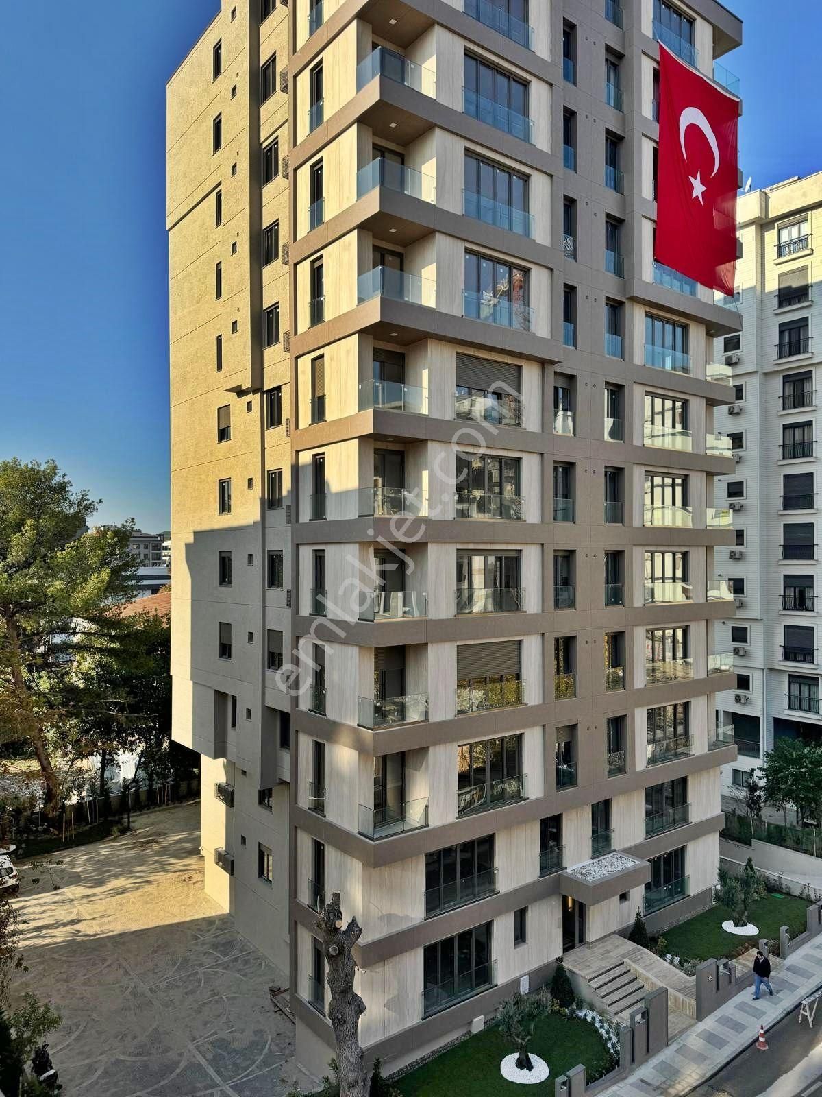 Kadıköy Suadiye Satılık Daire  Suadiyede Feride Geçidine Yakın Sıfır Binada 3+1 Daire EMLAK MASASI